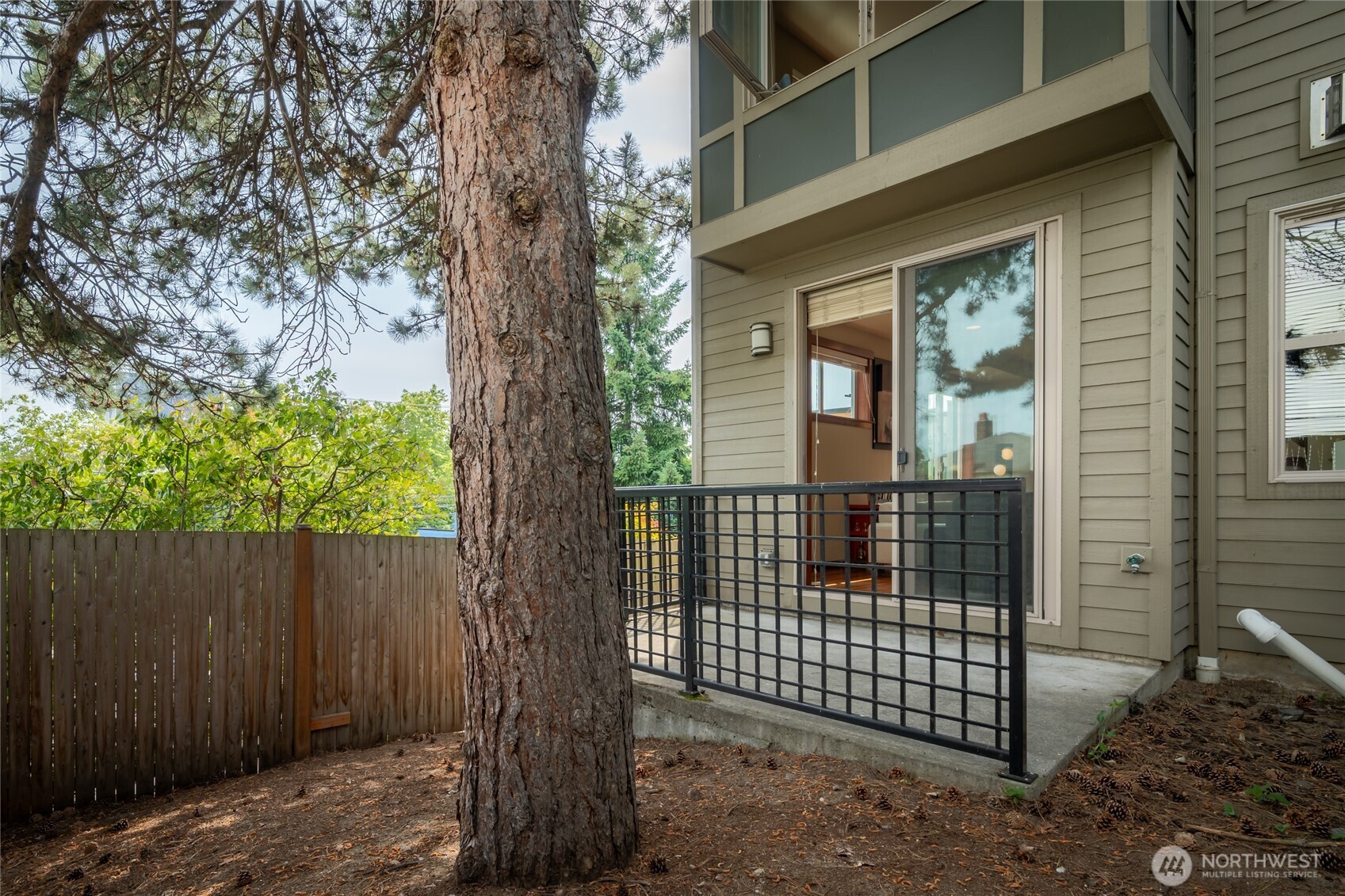 718 Nob Hill Avenue N #A, Seattle, WA 98109