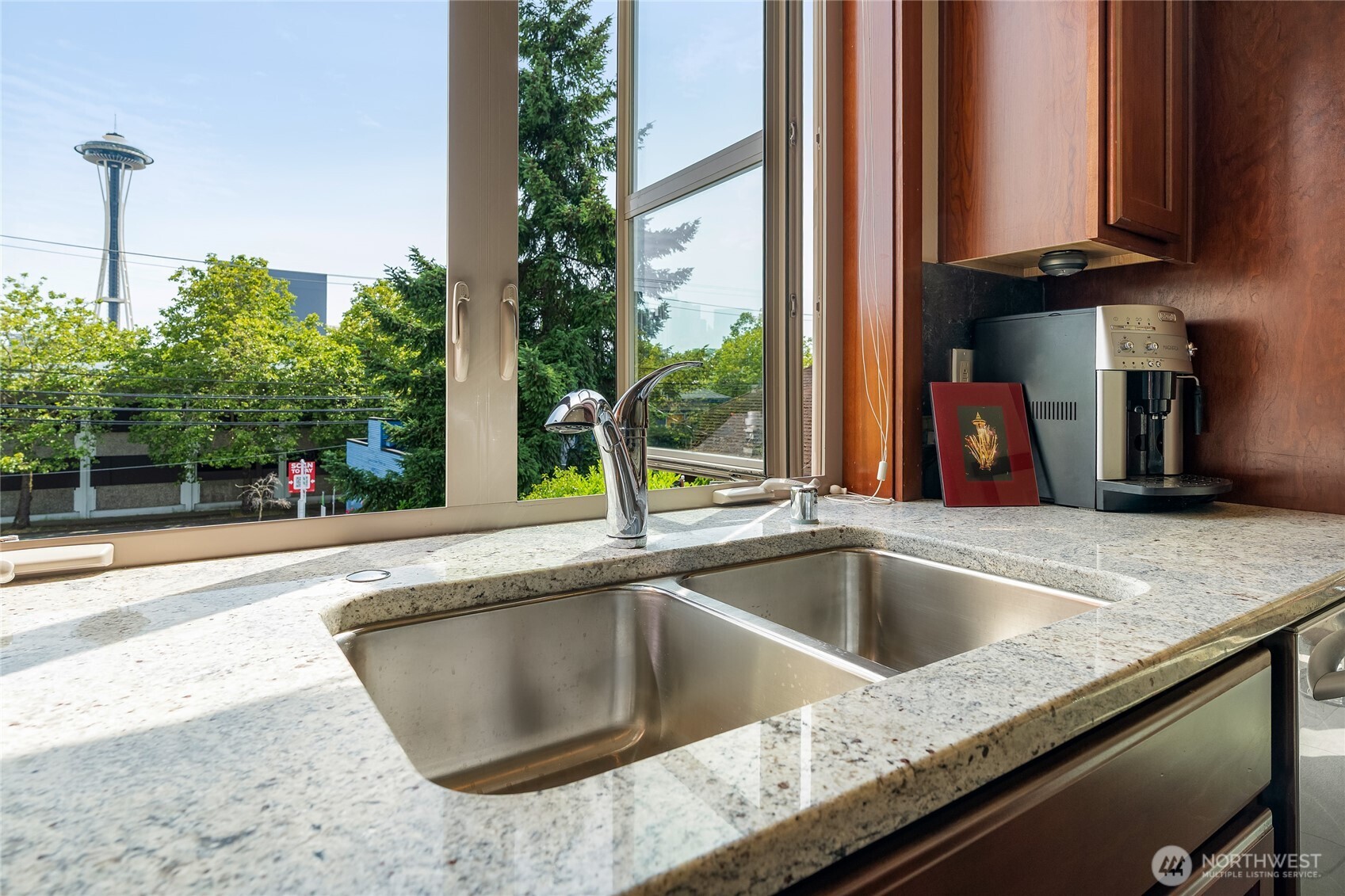 718 Nob Hill Avenue N #A, Seattle, WA 98109