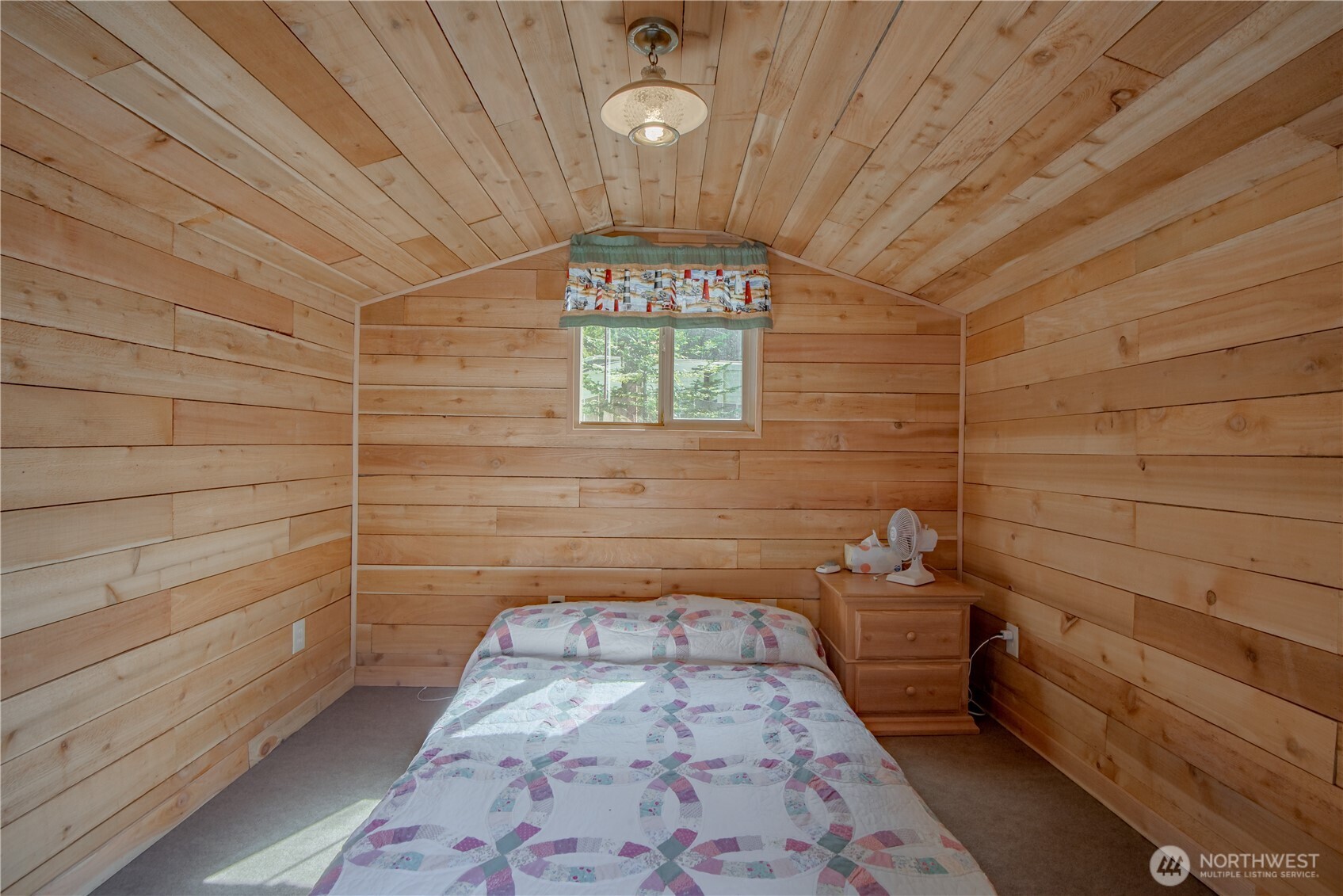 30 N Brook Lane , Hoodsport, WA 98548