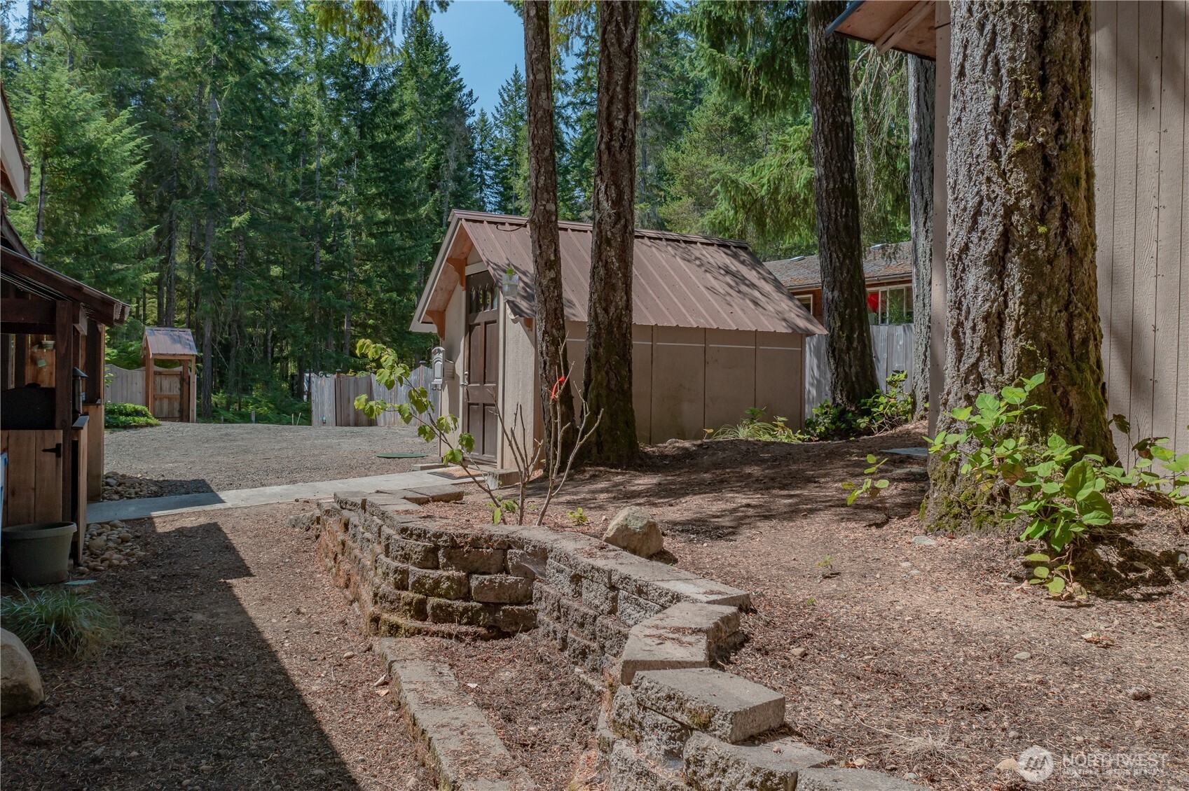 30 N Brook Lane , Hoodsport, WA 98548