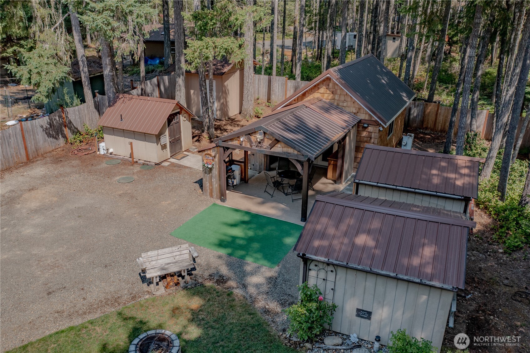 30 N Brook Lane , Hoodsport, WA 98548