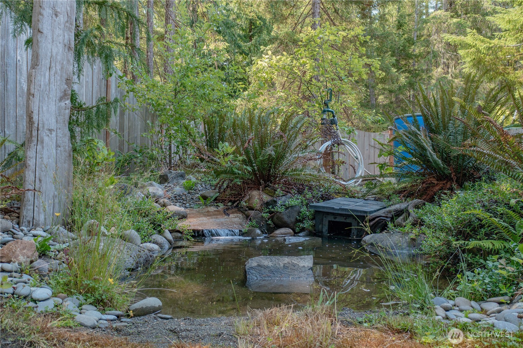 30 N Brook Lane , Hoodsport, WA 98548