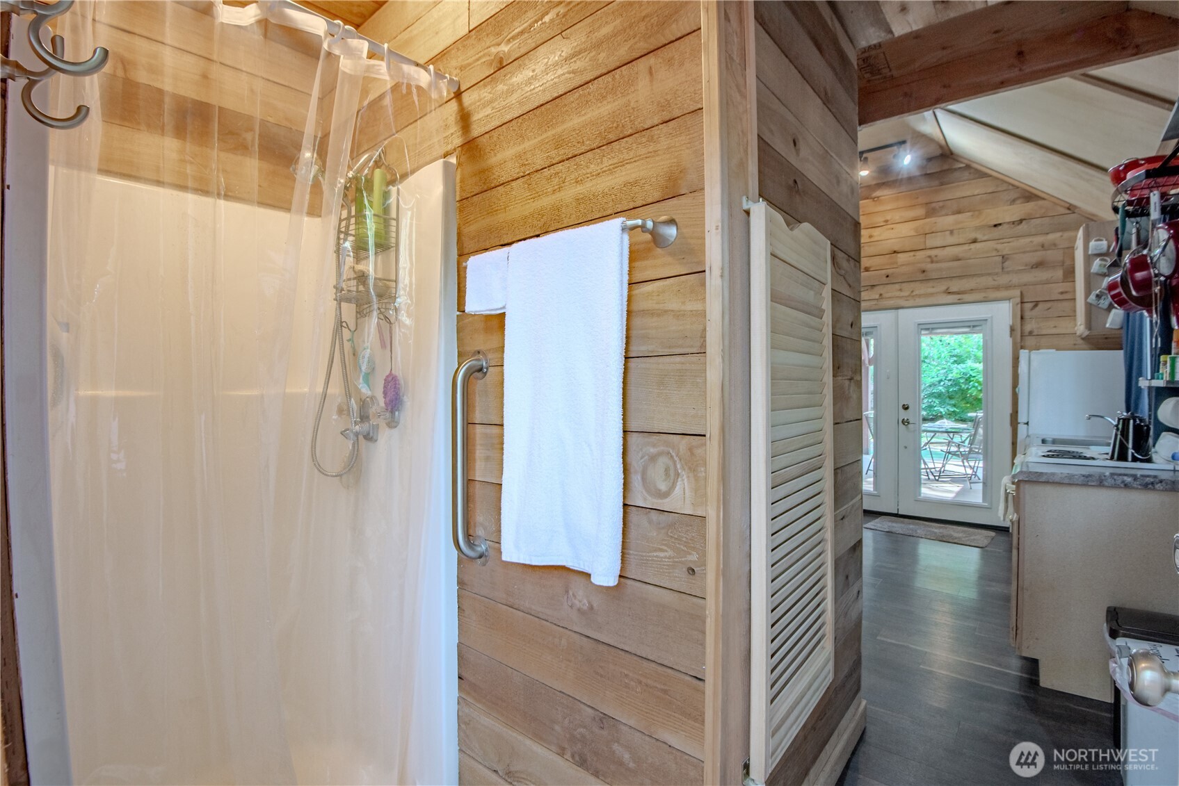 30 N Brook Lane , Hoodsport, WA 98548