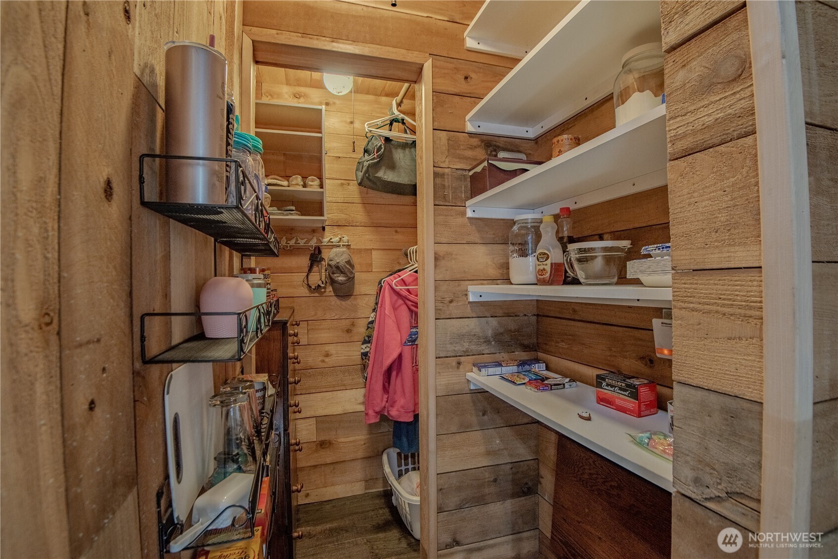 30 N Brook Lane , Hoodsport, WA 98548