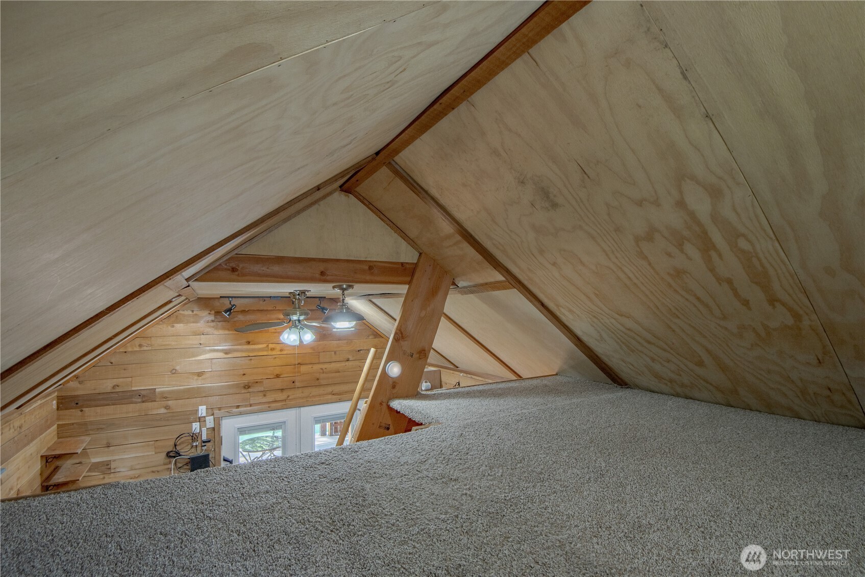 30 N Brook Lane , Hoodsport, WA 98548