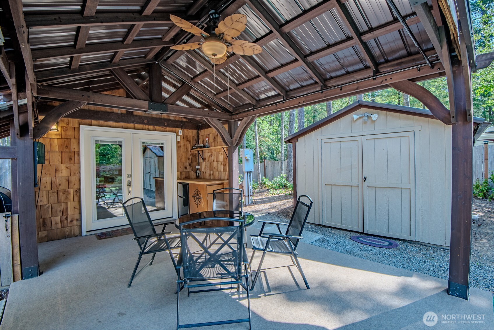 30 N Brook Lane , Hoodsport, WA 98548