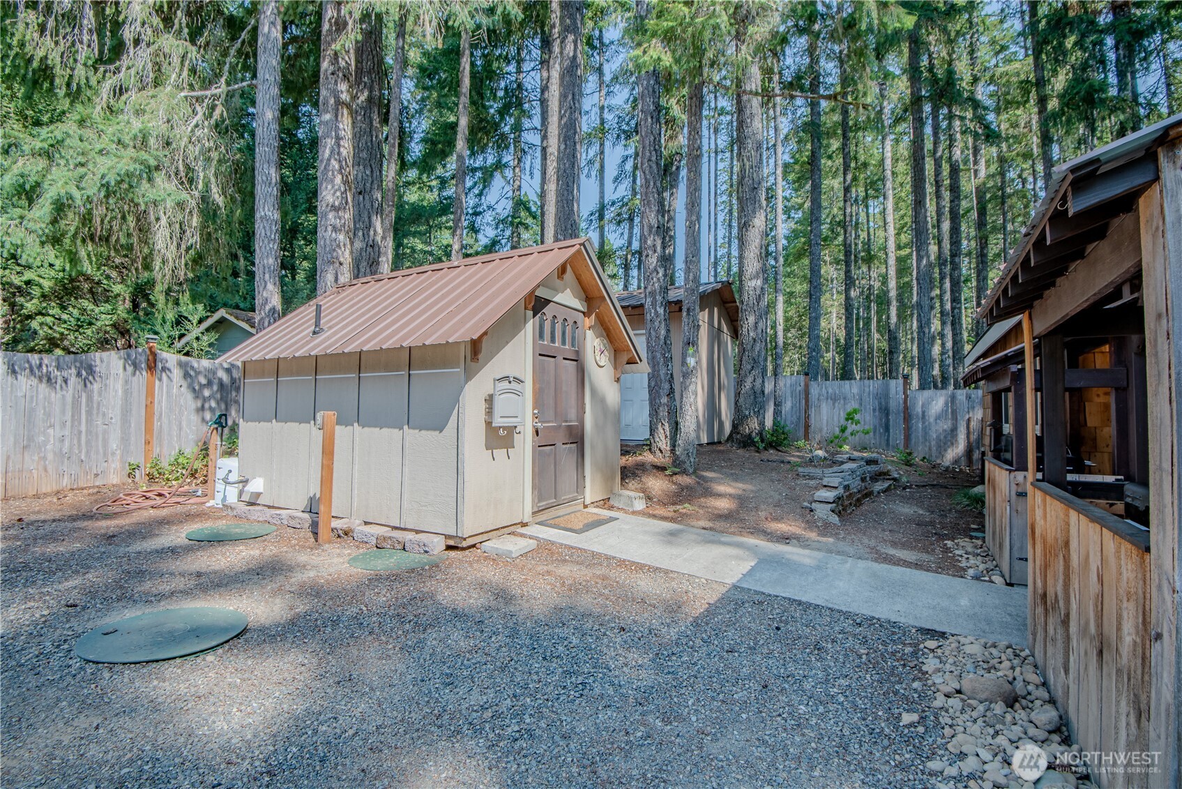 30 N Brook Lane , Hoodsport, WA 98548