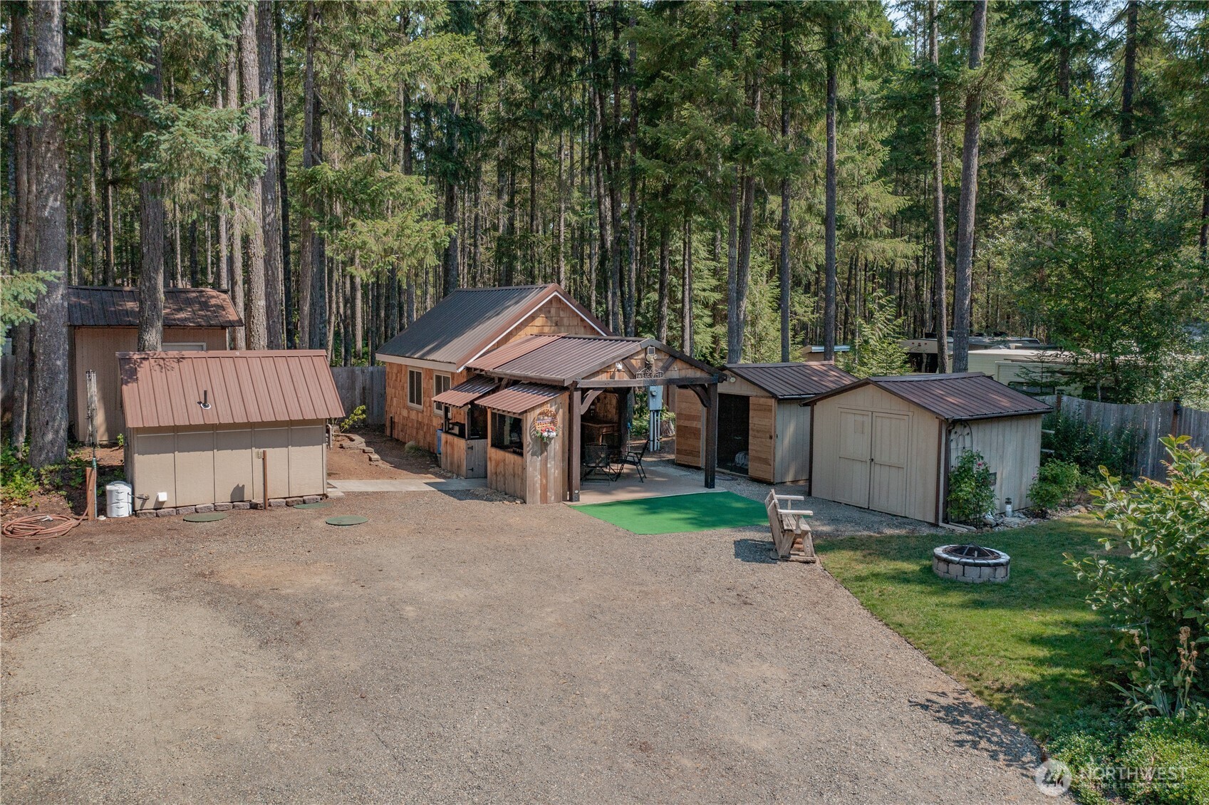 30 N Brook Lane , Hoodsport, WA 98548