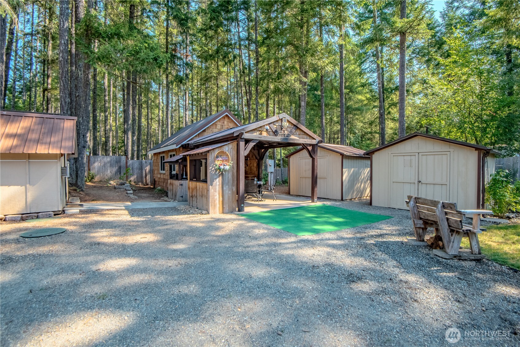 30 N Brook Lane , Hoodsport, WA 98548