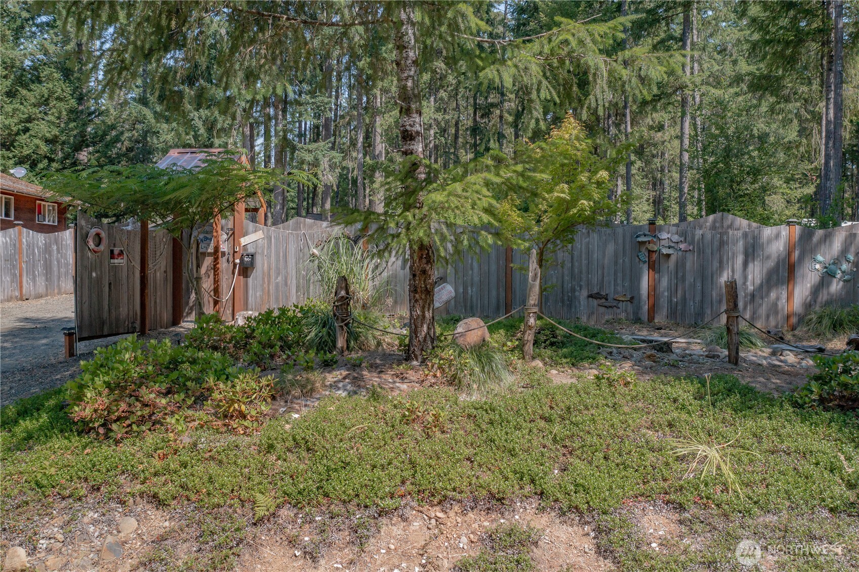 30 N Brook Lane , Hoodsport, WA 98548