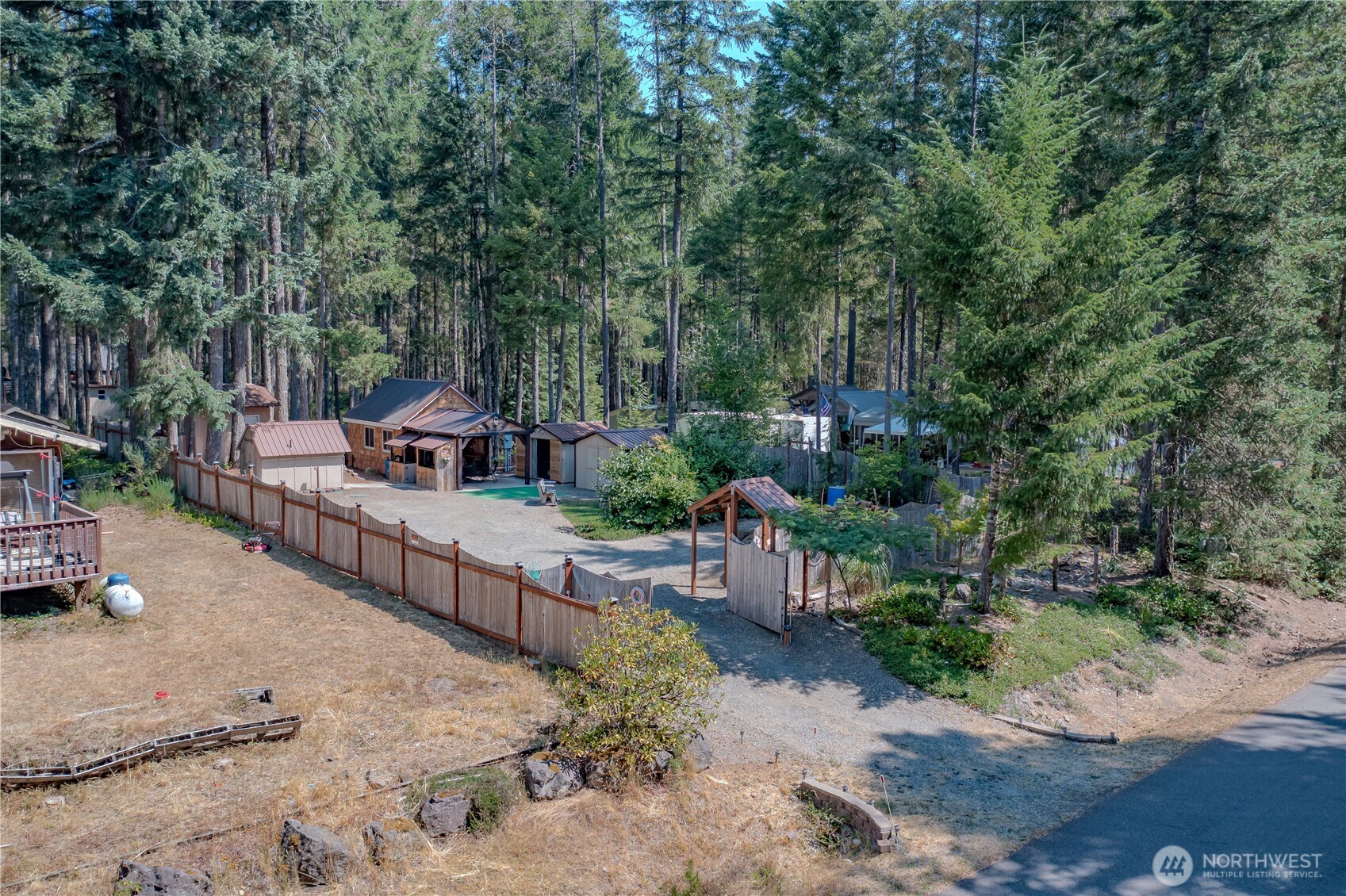 30 N Brook Lane , Hoodsport, WA 98548