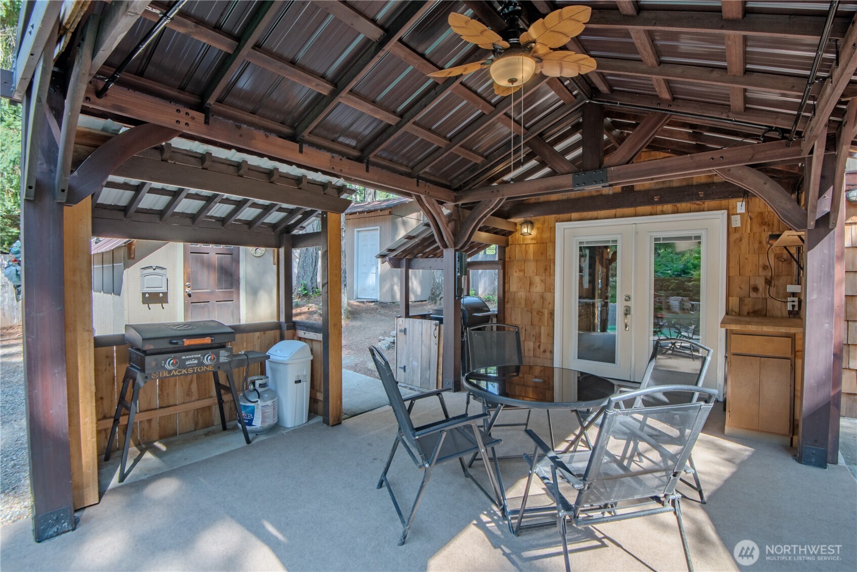 30 N Brook Lane , Hoodsport, WA 98548