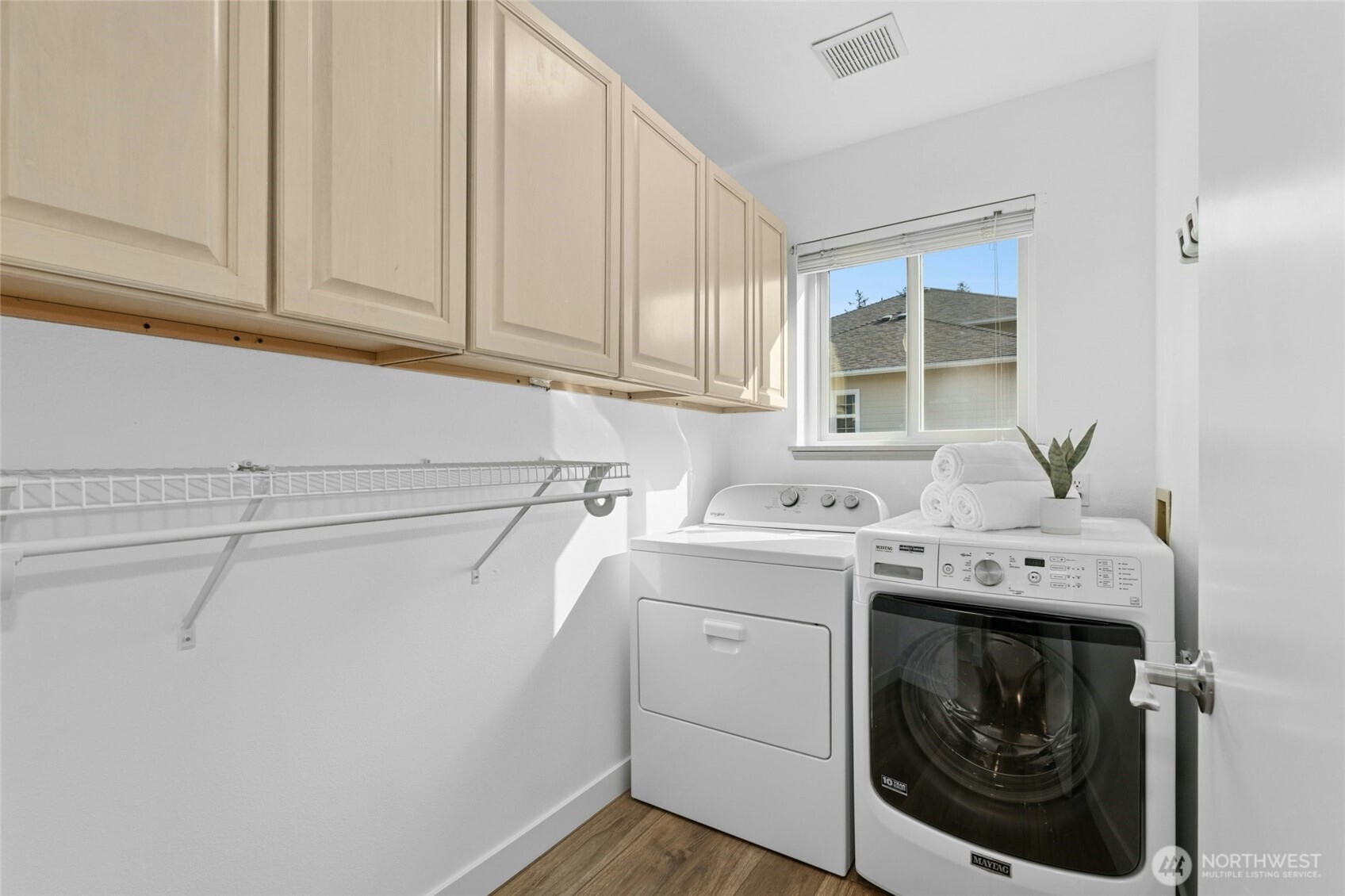 1132 Crawford Rd , Lynnwood, WA 98036-8600