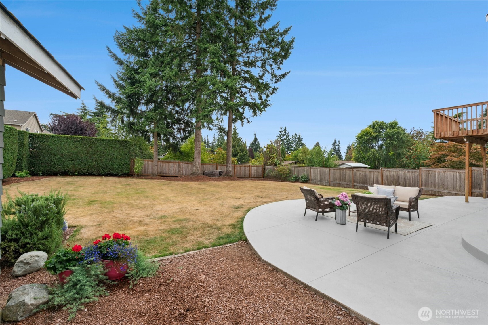 1132 Crawford Rd , Lynnwood, WA 98036-8600