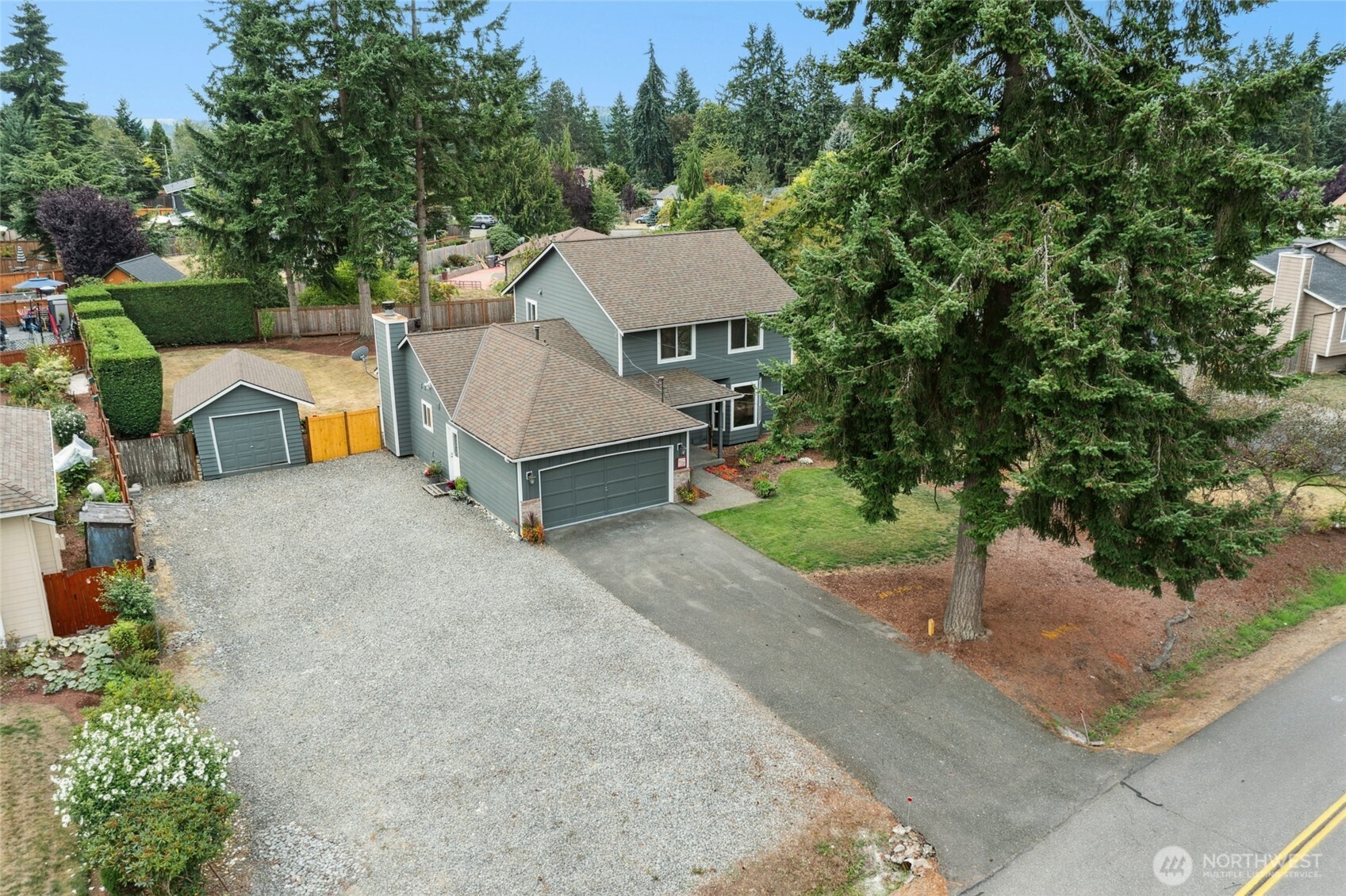 1132 Crawford Rd , Lynnwood, WA 98036-8600