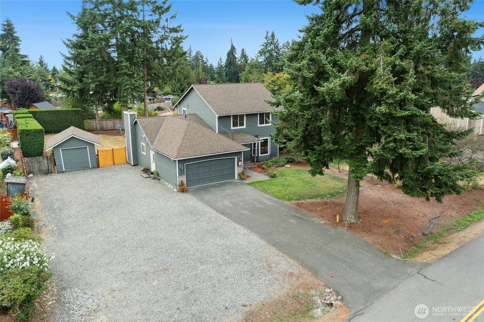 1132 Crawford Rd , Lynnwood, WA 98036-8600