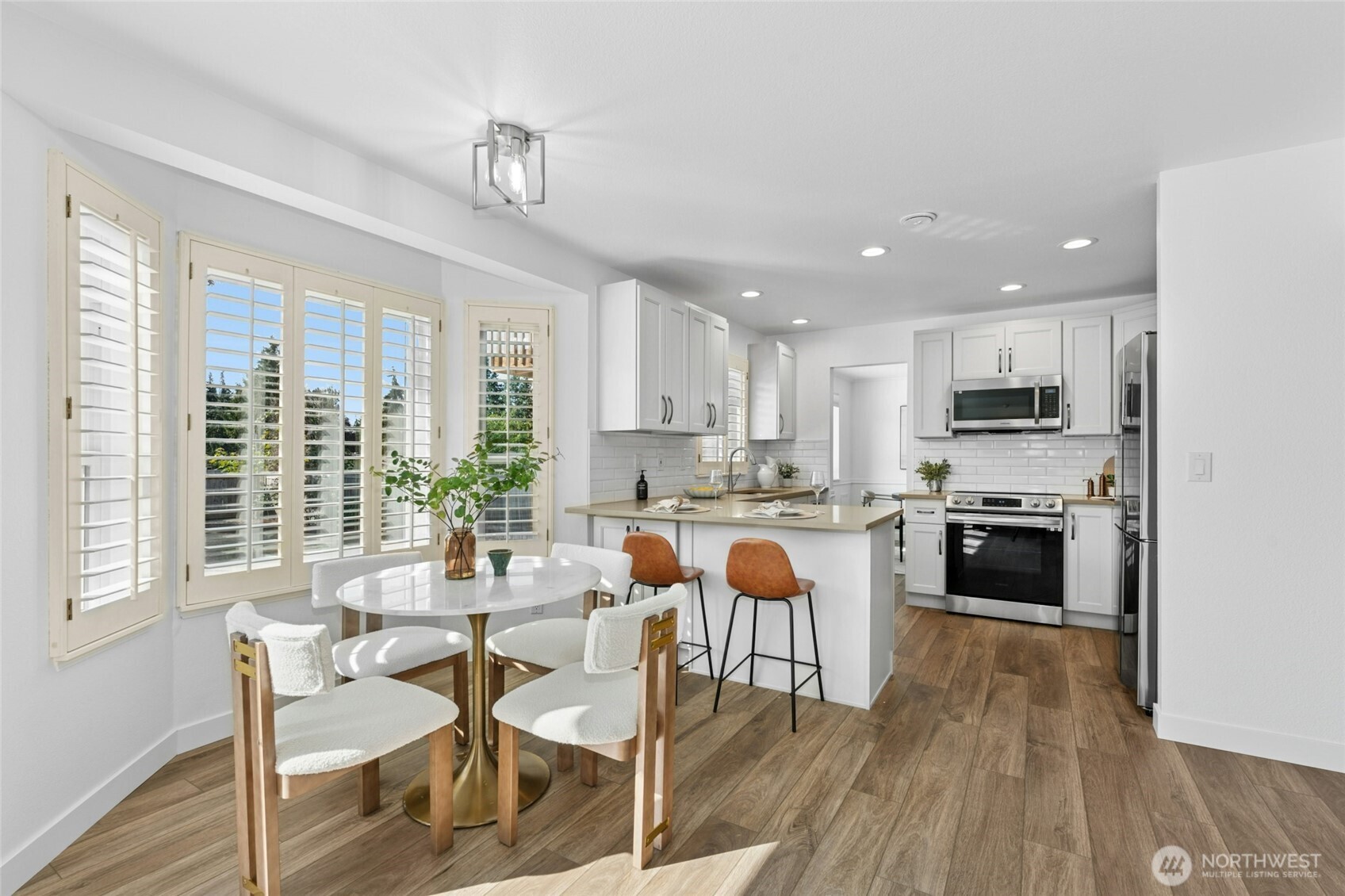 1132 Crawford Rd , Lynnwood, WA 98036-8600