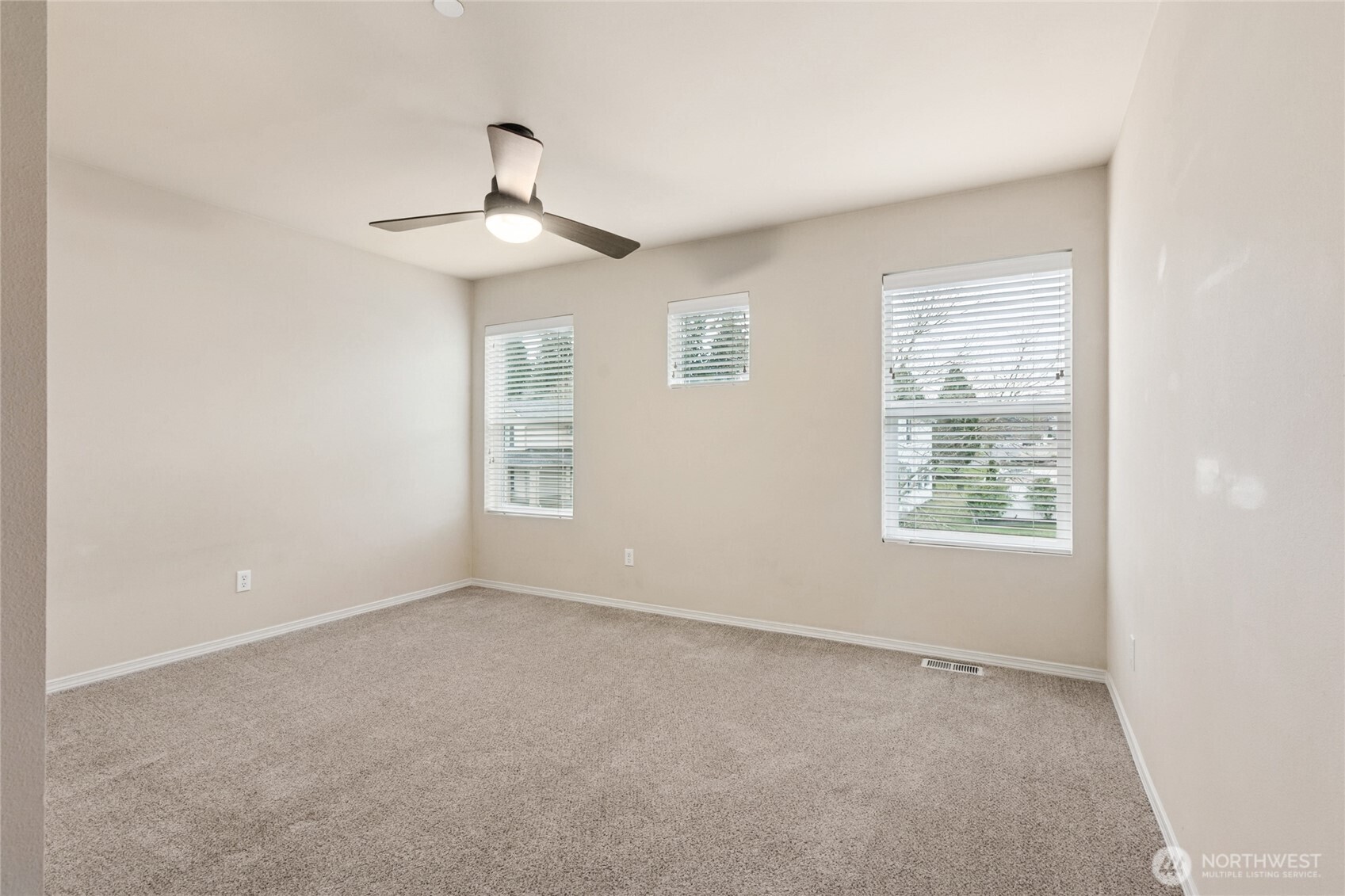 1563 Sinclair Drive , Dupont, WA 98327