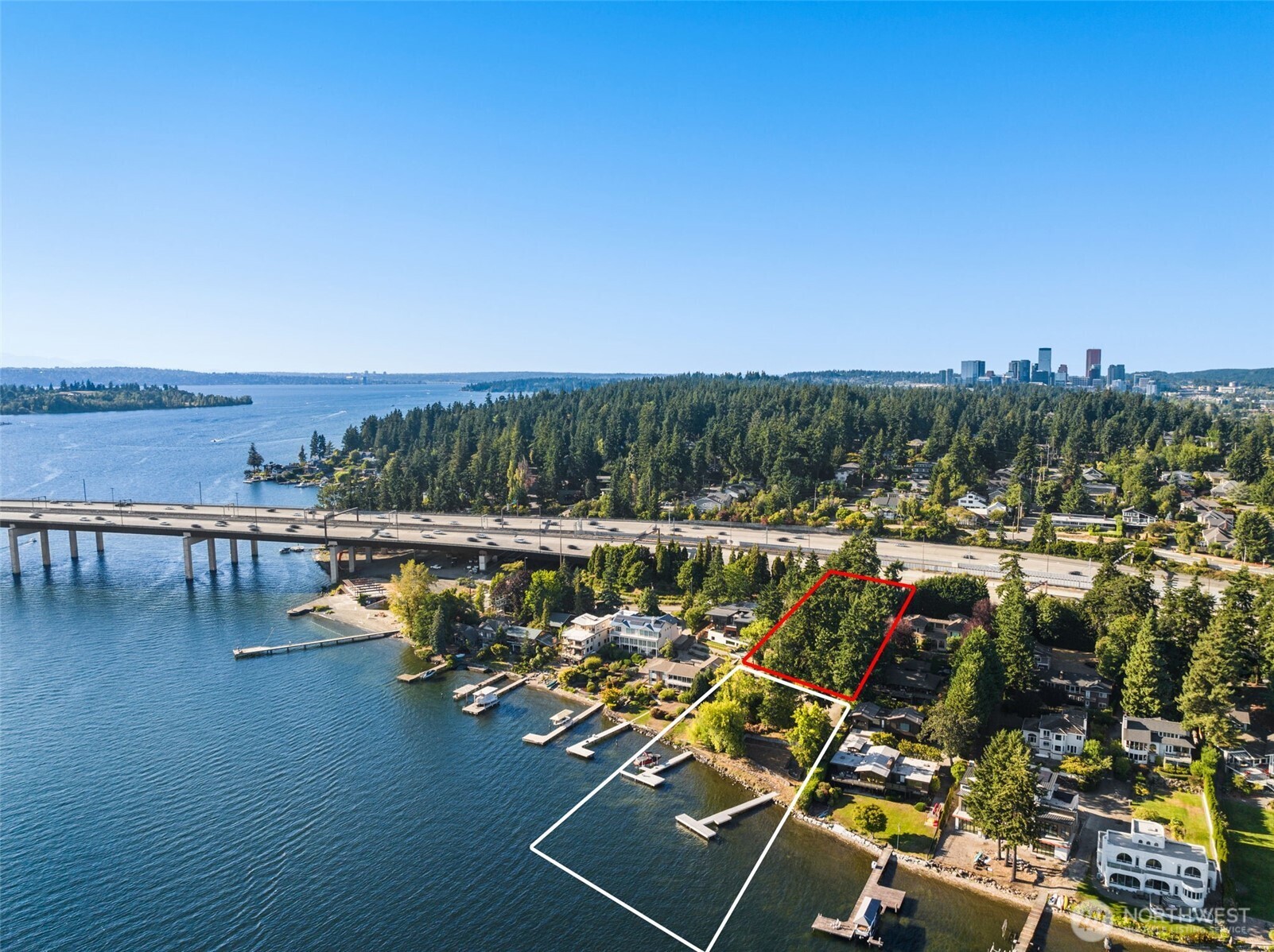 10879 SE Lake Road , Bellevue, WA 98004