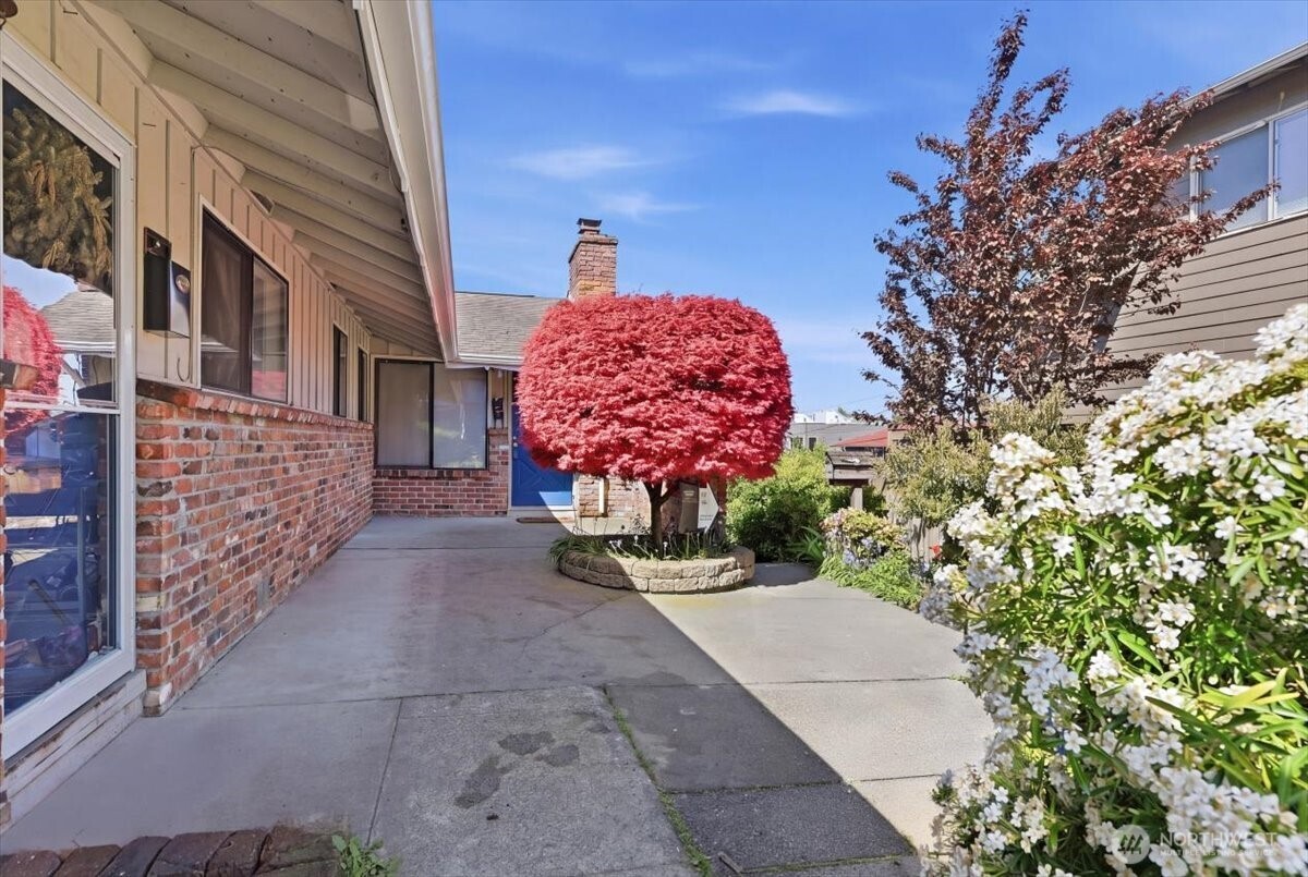 6251 3rd Avenue NW, Seattle, WA 98107