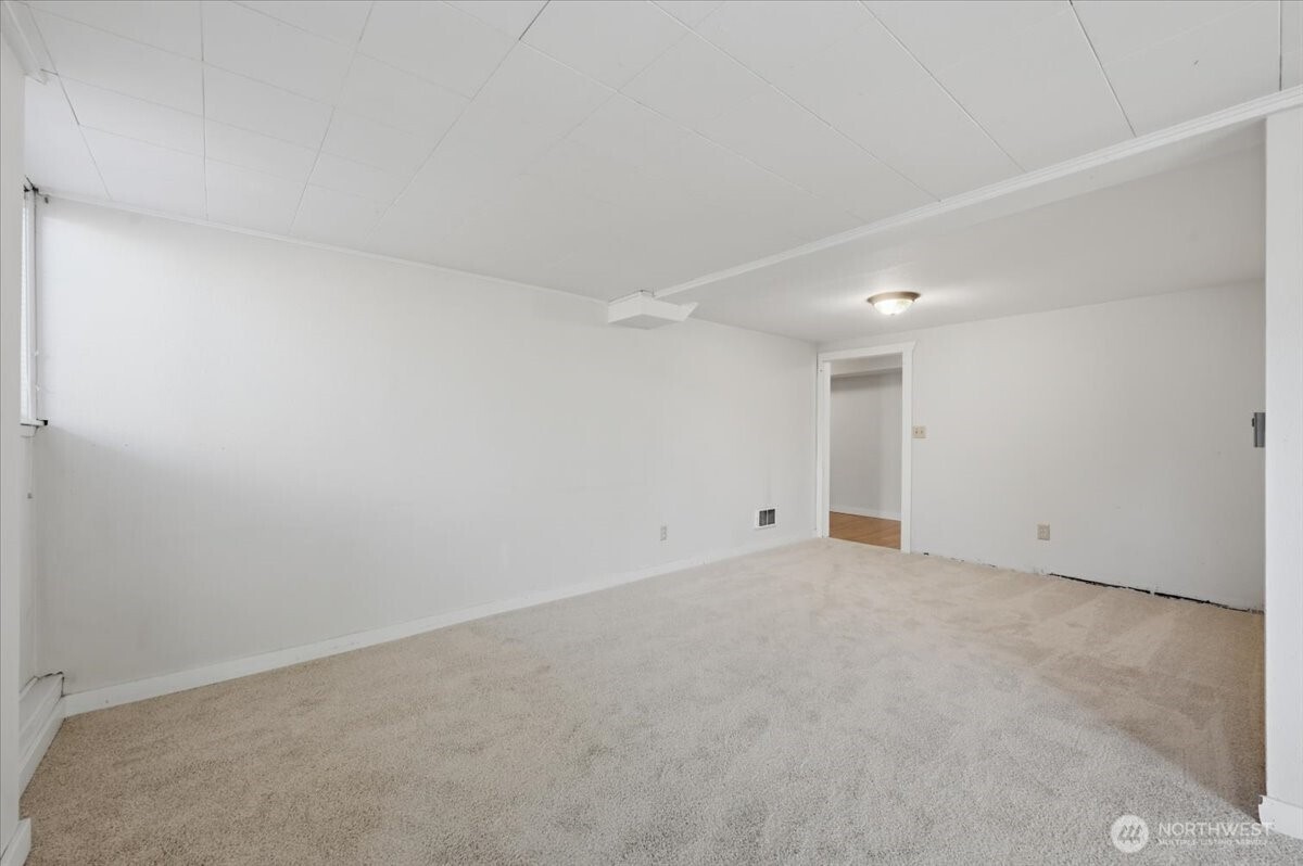 6251 3rd Avenue NW, Seattle, WA 98107