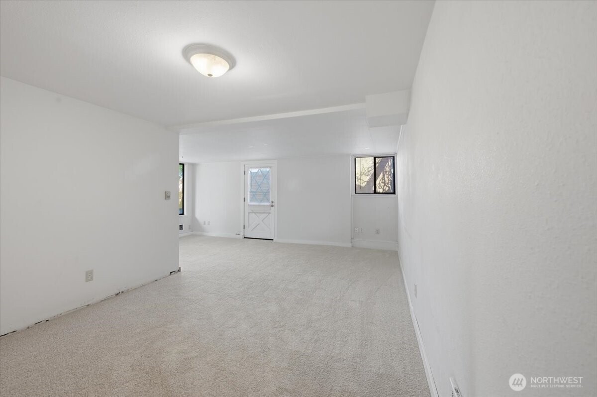 6251 3rd Avenue NW, Seattle, WA 98107