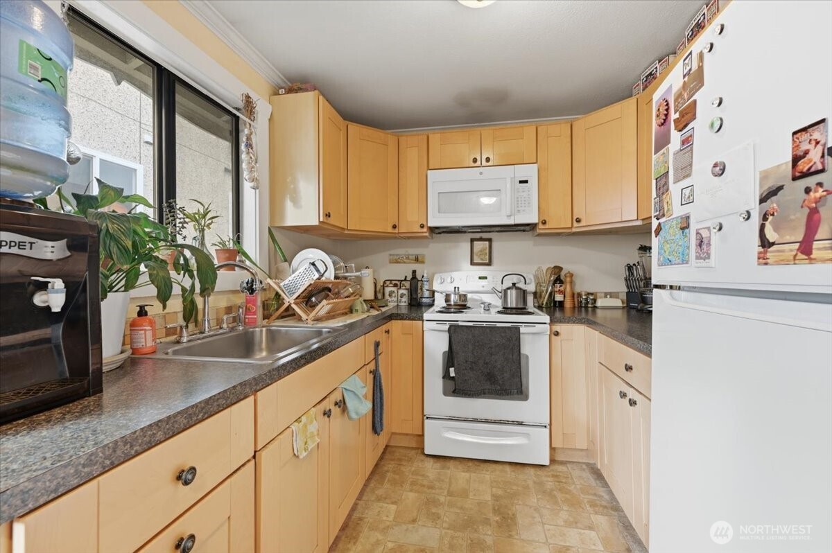 6251 3rd Avenue NW, Seattle, WA 98107