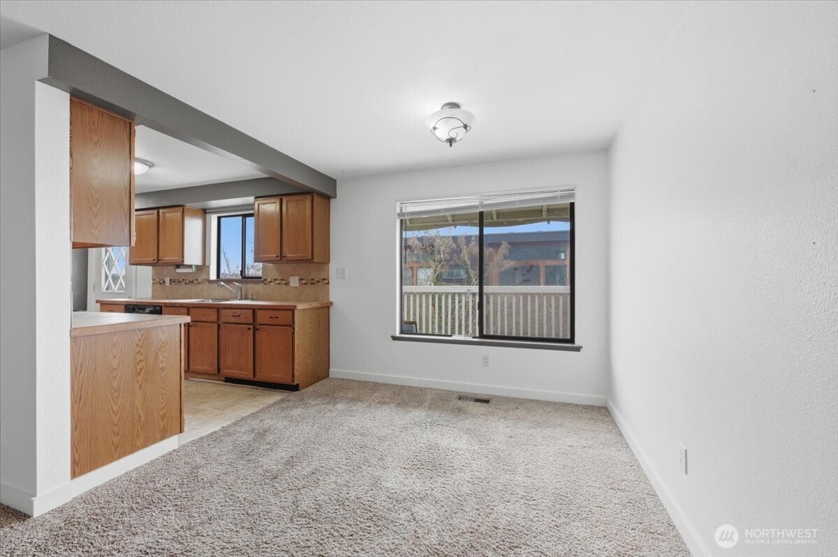 6251 3rd Avenue NW, Seattle, WA 98107