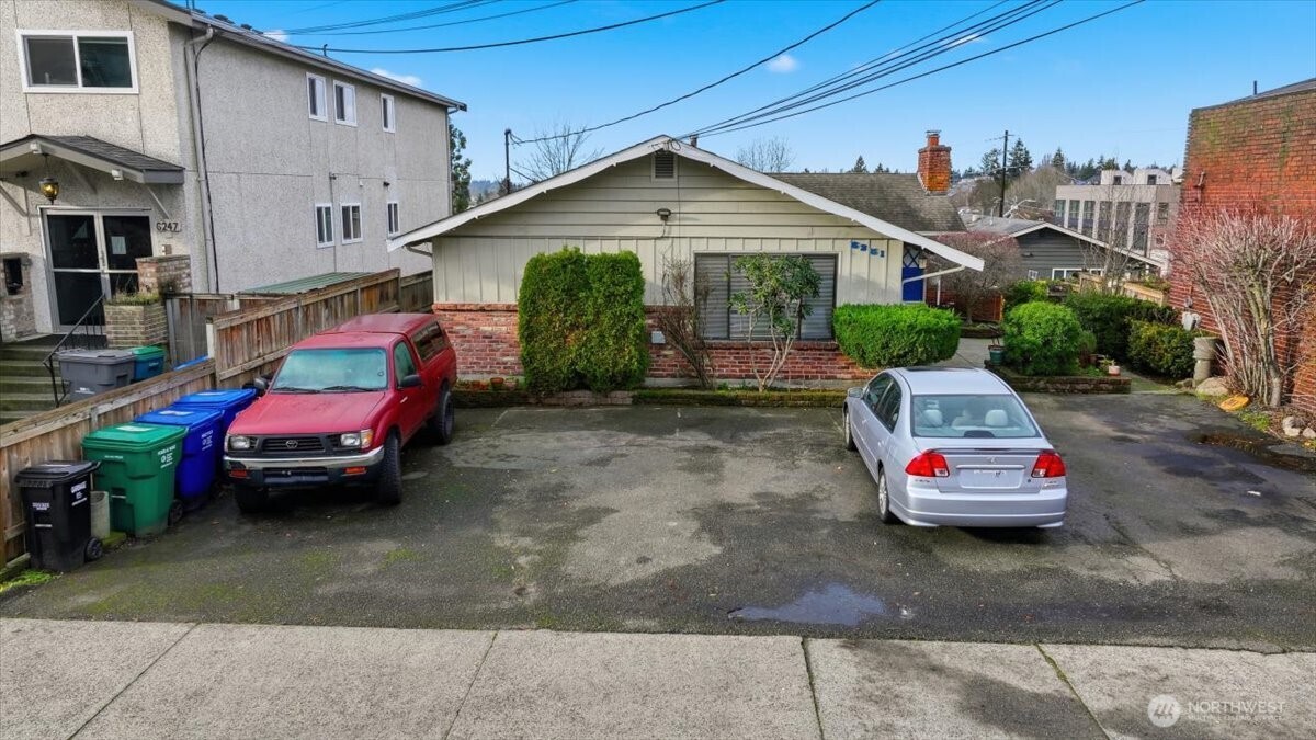 6251 3rd Avenue NW, Seattle, WA 98107