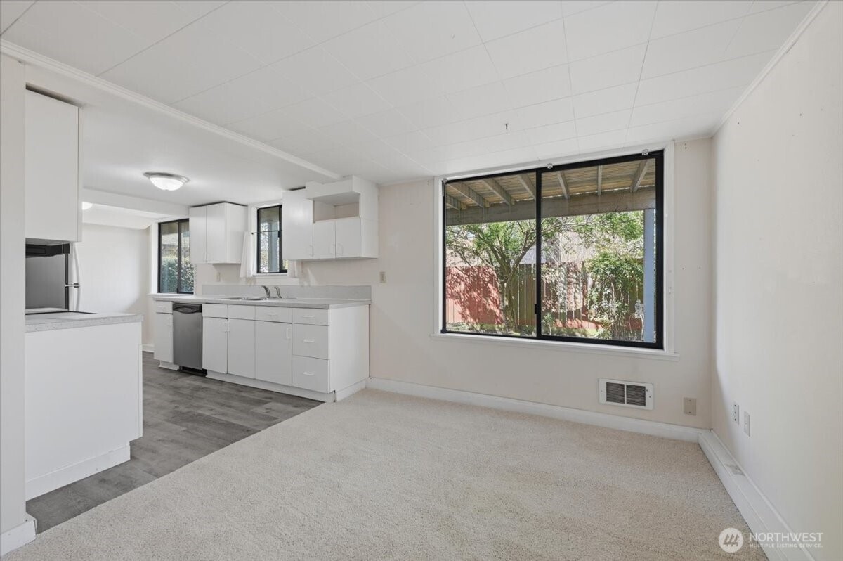 6251 3rd Avenue NW, Seattle, WA 98107