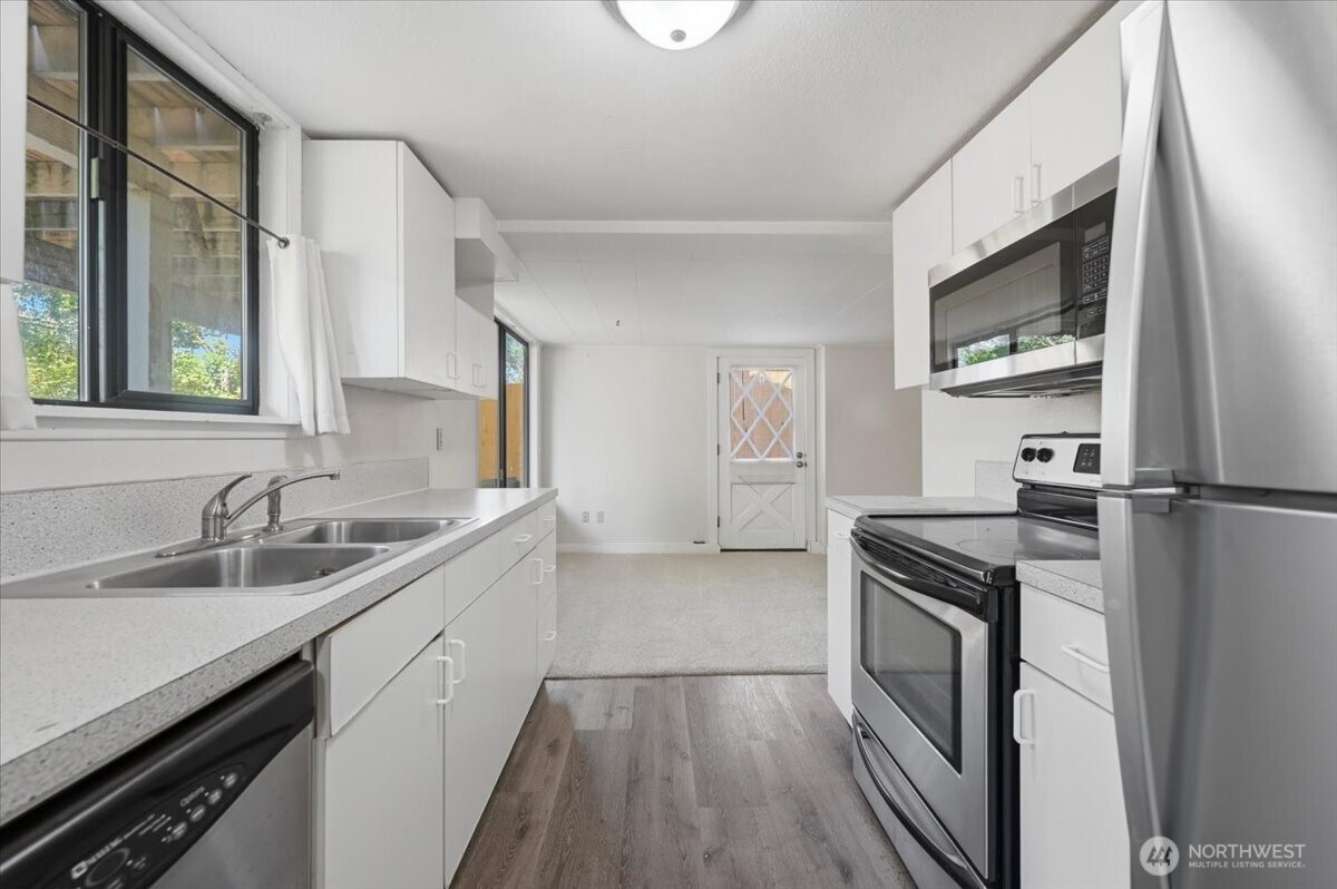 6251 3rd Avenue NW, Seattle, WA 98107