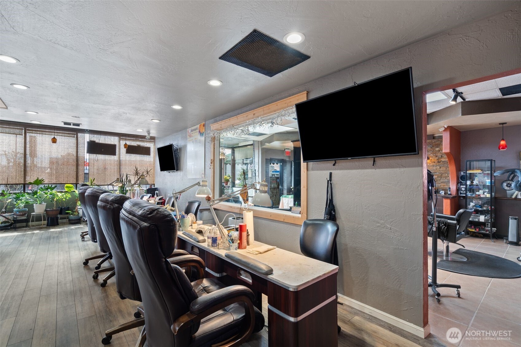 1304 Ocean Beach Highway , Longview, WA 98632