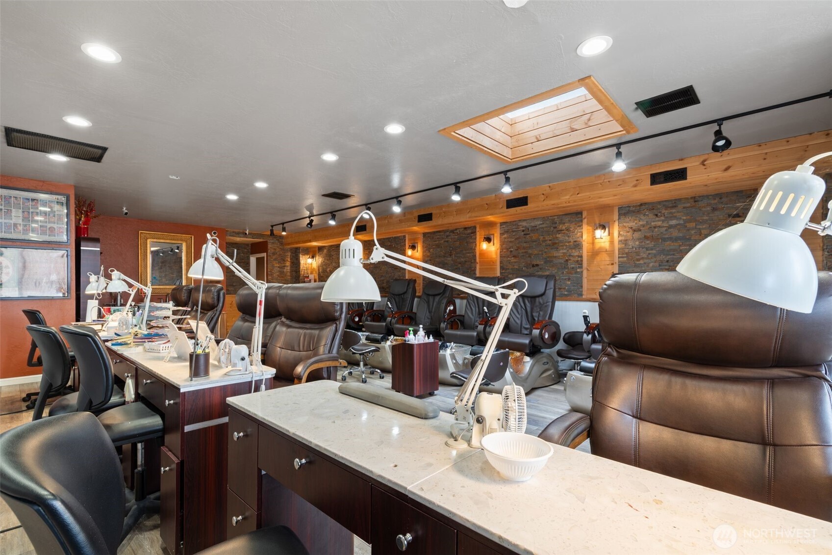 1304 Ocean Beach Highway , Longview, WA 98632