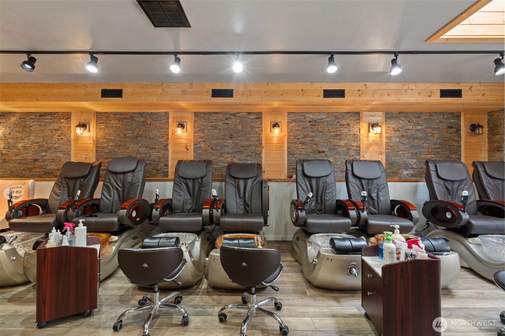 1304 Ocean Beach Highway , Longview, WA 98632