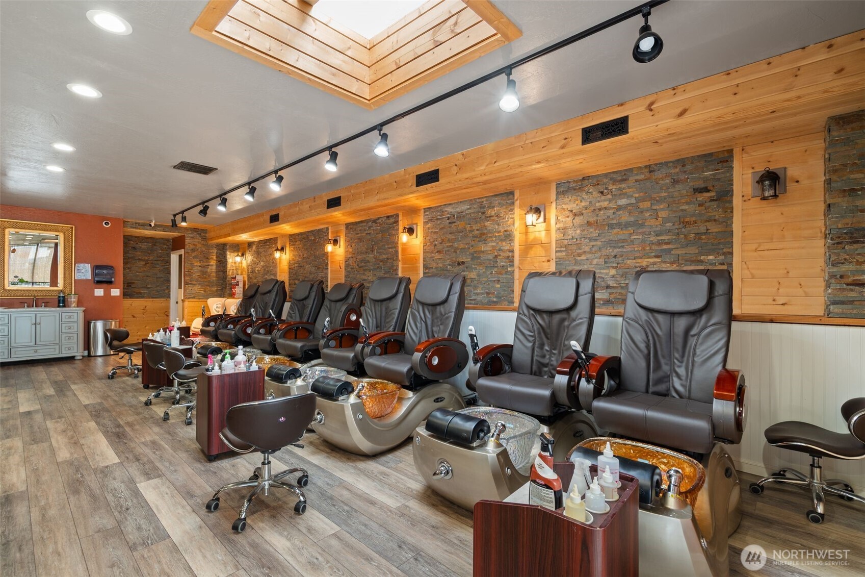 1304 Ocean Beach Highway , Longview, WA 98632