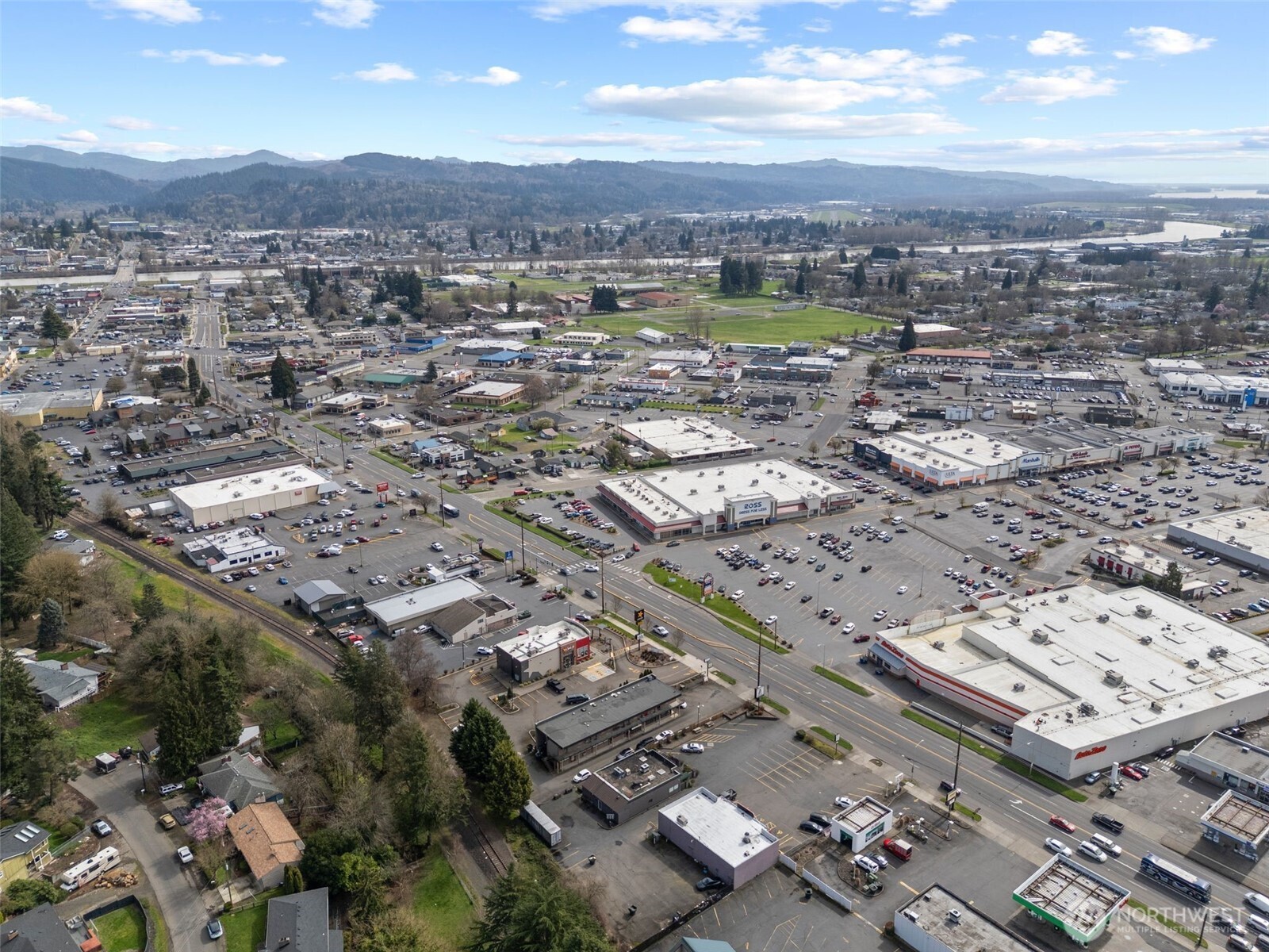 1304 Ocean Beach Highway , Longview, WA 98632