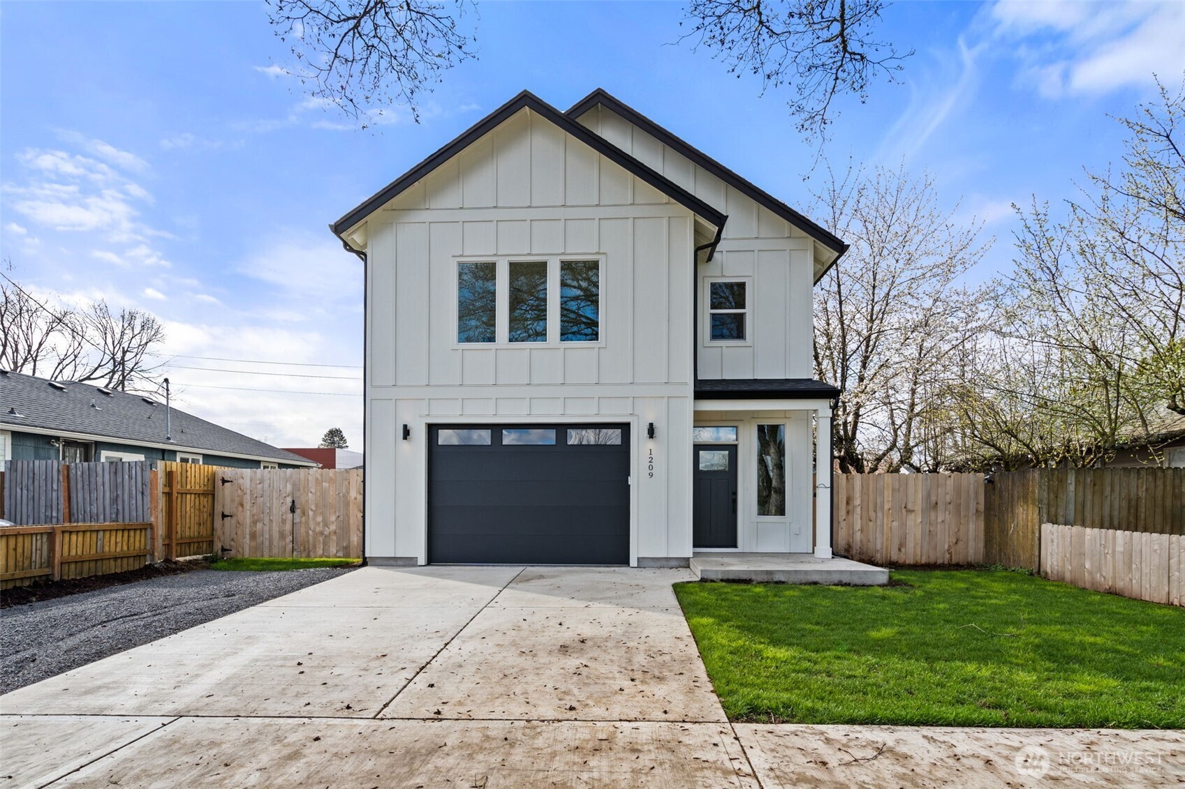 1209 S 6th Avenue , Kelso, WA 98626