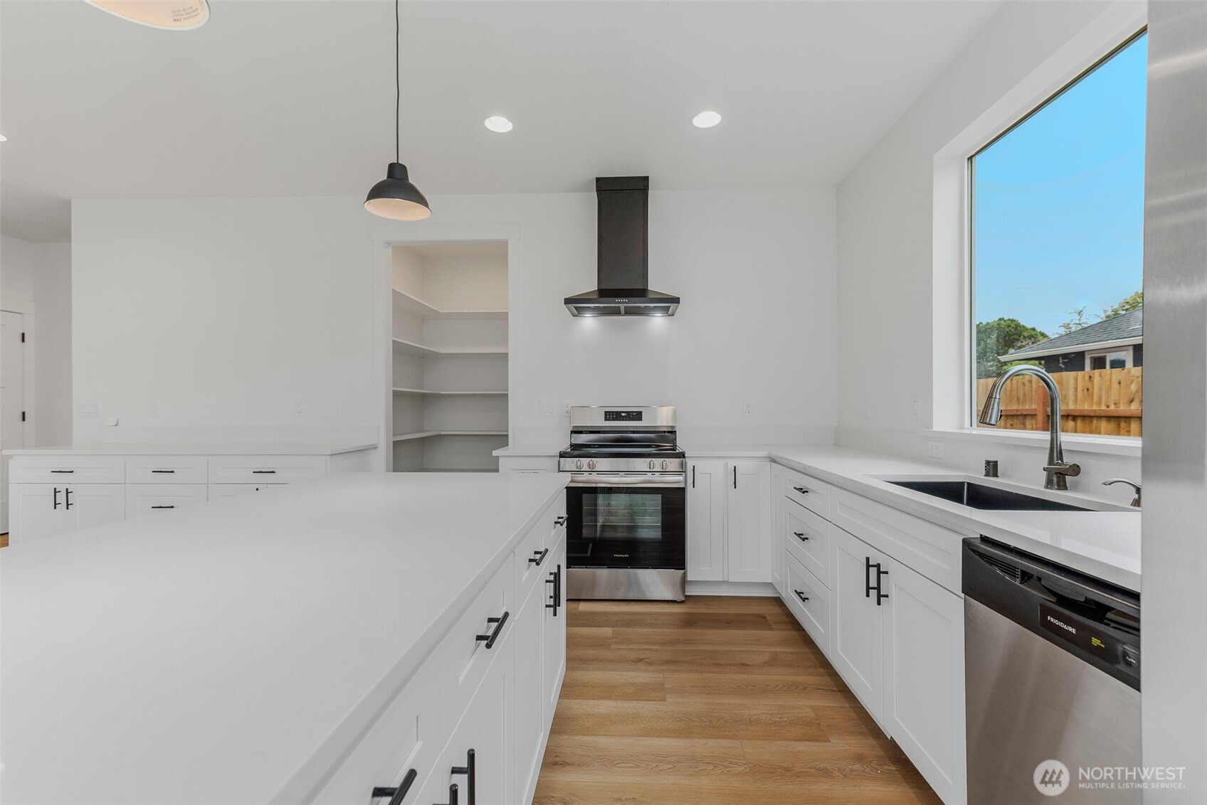 1209 S 6th Avenue , Kelso, WA 98626