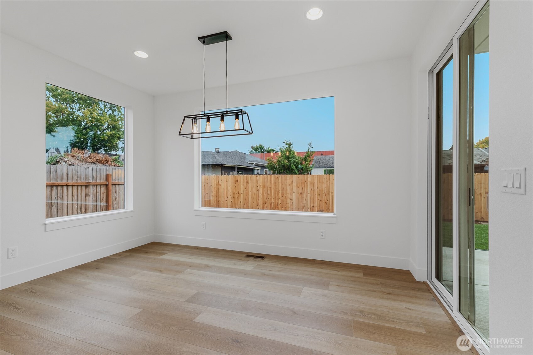 1209 S 6th Avenue , Kelso, WA 98626