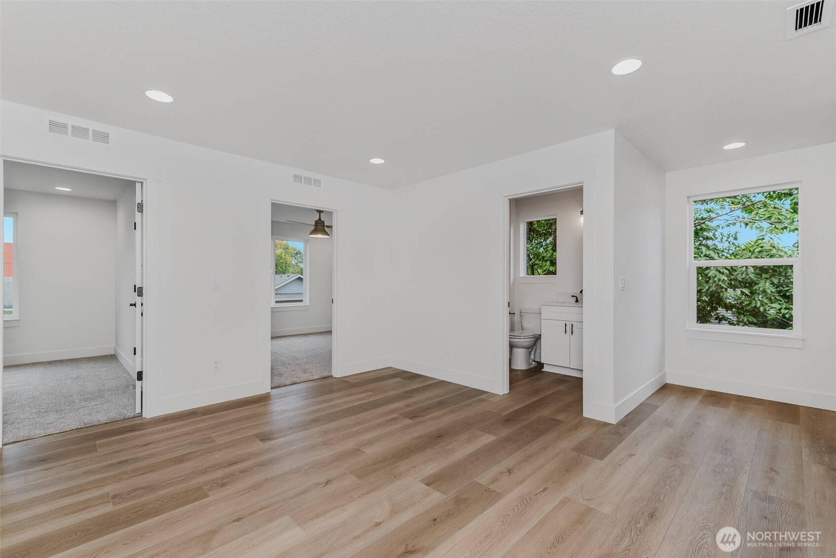 1209 S 6th Avenue , Kelso, WA 98626