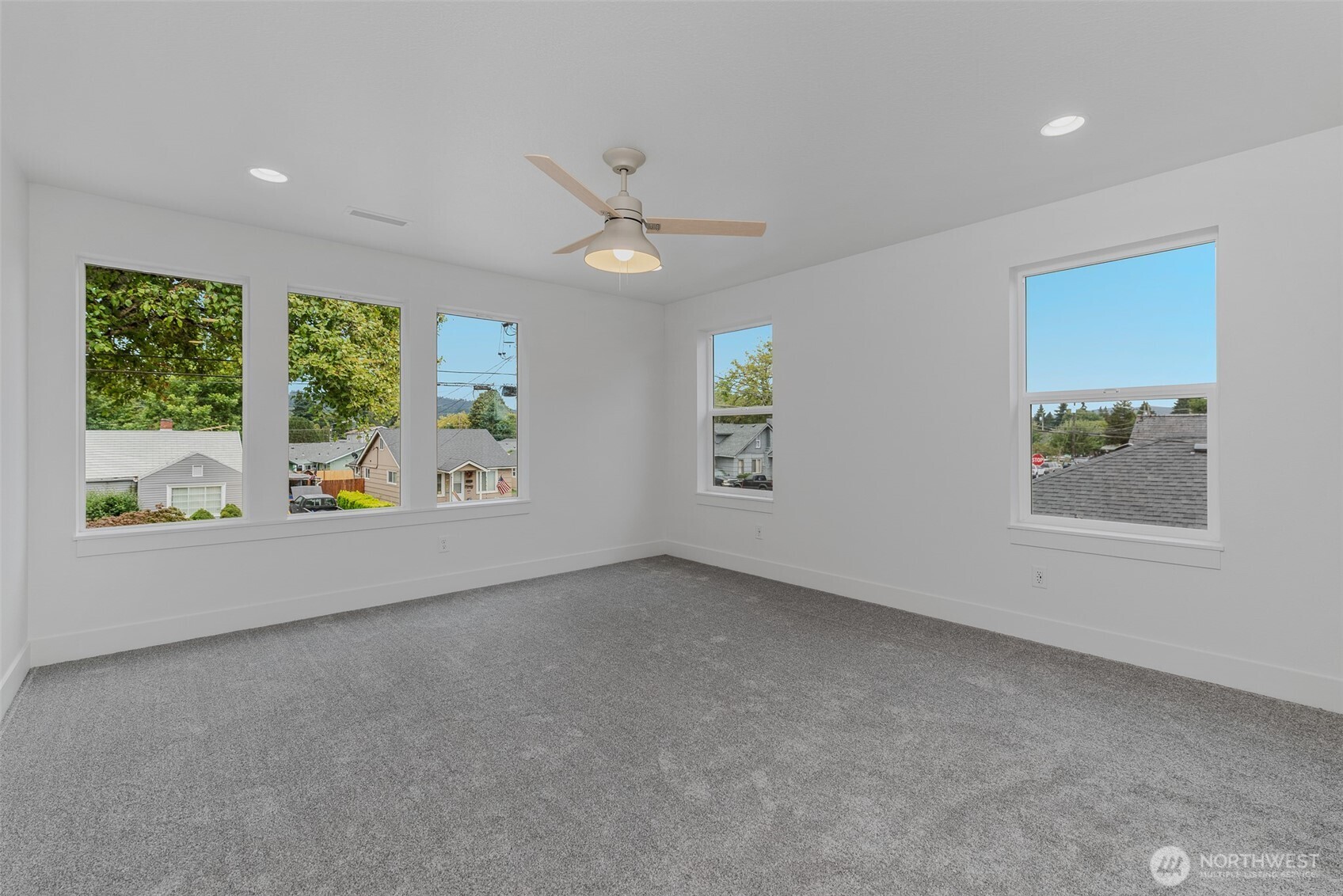 1209 S 6th Avenue , Kelso, WA 98626