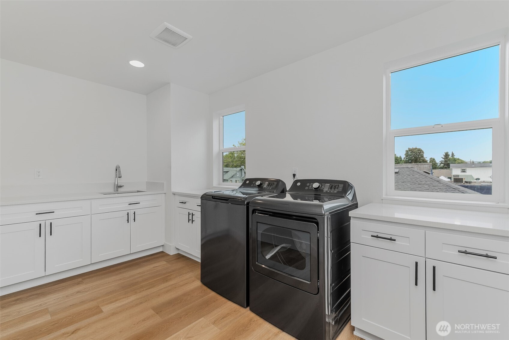 1209 S 6th Avenue , Kelso, WA 98626