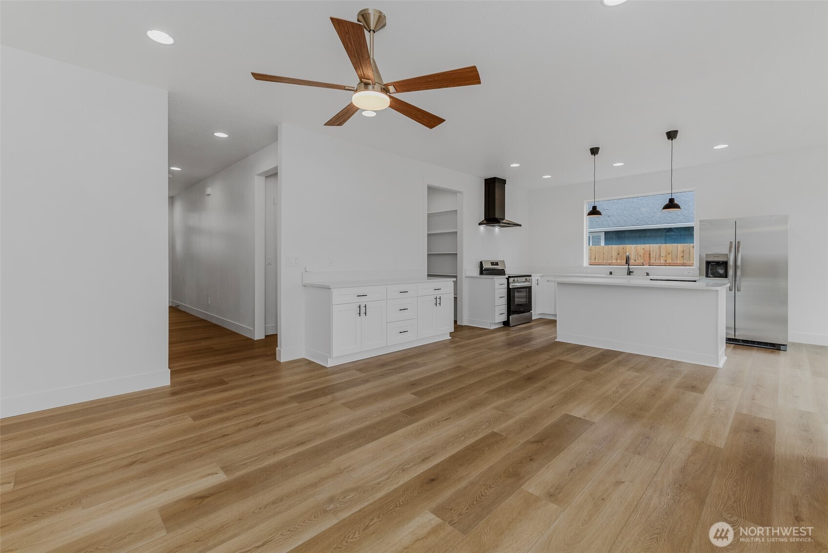 1209 S 6th Avenue , Kelso, WA 98626