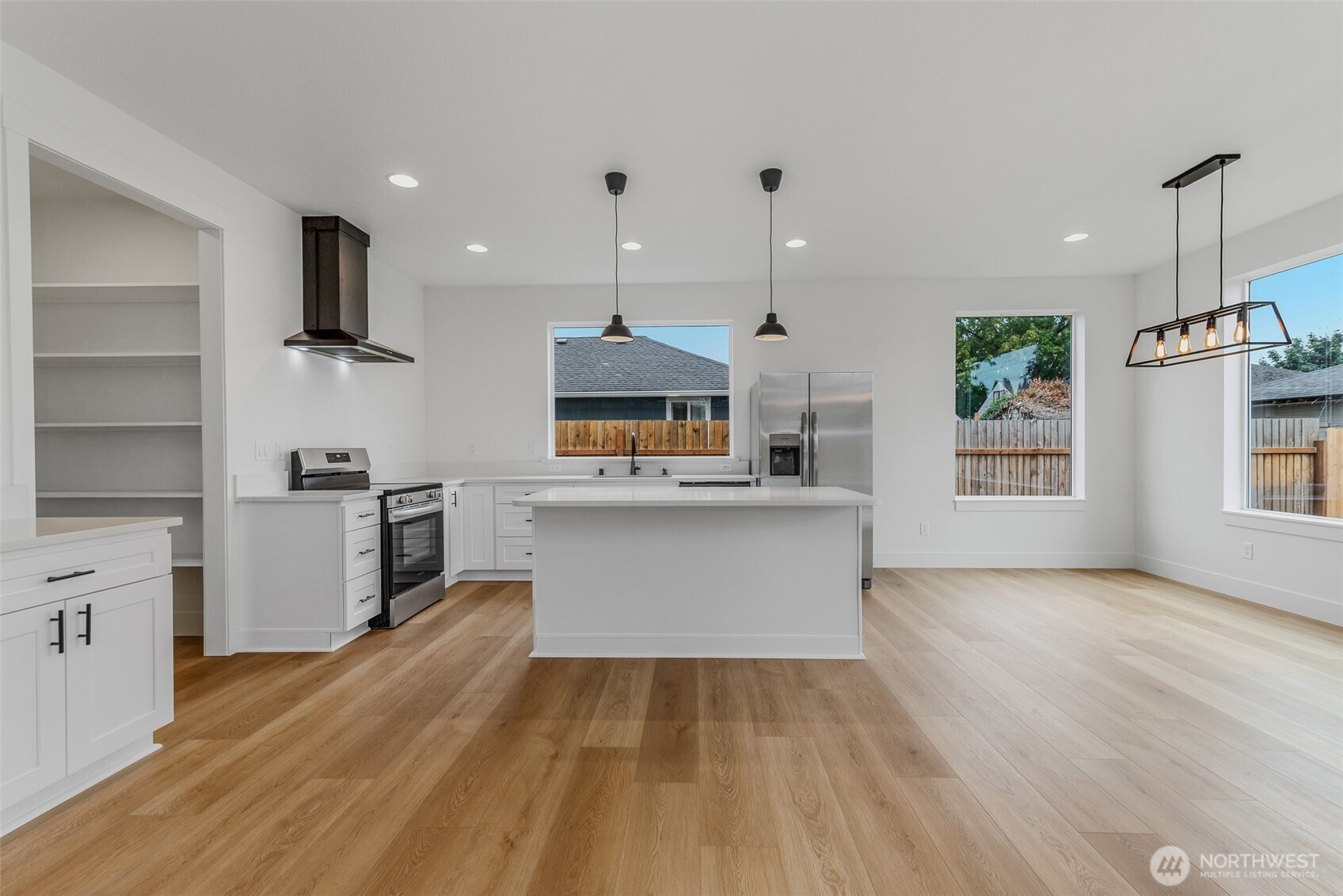 1209 S 6th Avenue , Kelso, WA 98626