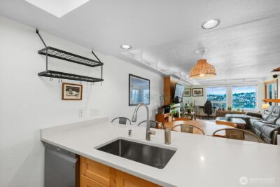 2401 8th Avenue N #202, Seattle, WA 98109 - Photo 11