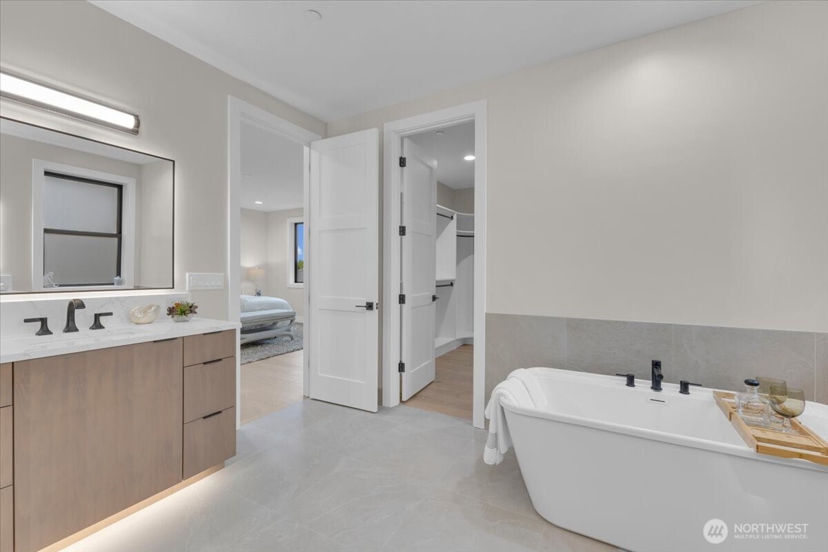 4025 NE 172nd Avenue , Redmond, WA 98052
