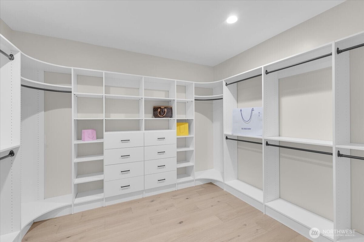 4025 NE 172nd Avenue , Redmond, WA 98052