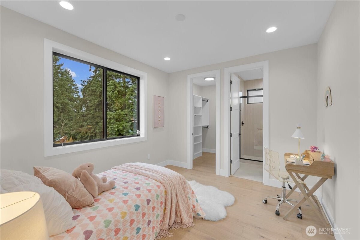4025 NE 172nd Avenue , Redmond, WA 98052