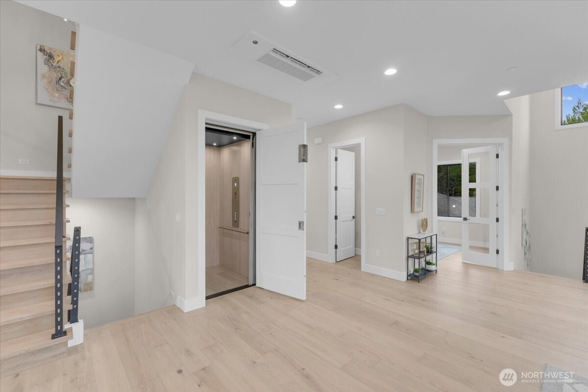 4025 NE 172nd Avenue , Redmond, WA 98052