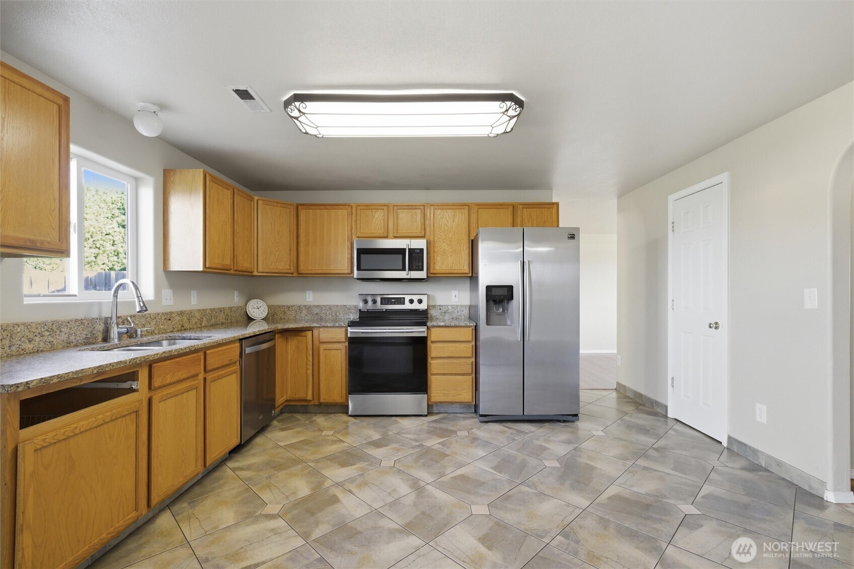 1705 SE Market Street , College Place, WA 99324